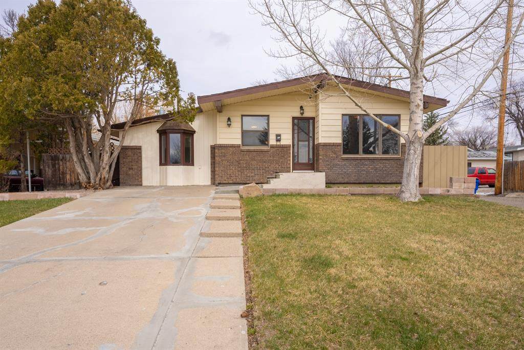 1919 19 Avenue - Photo 1
