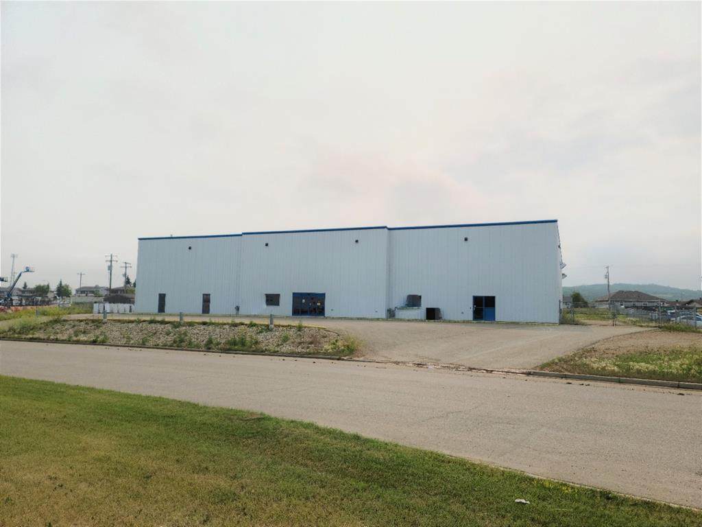 8017 102 Avenue - Photo 1