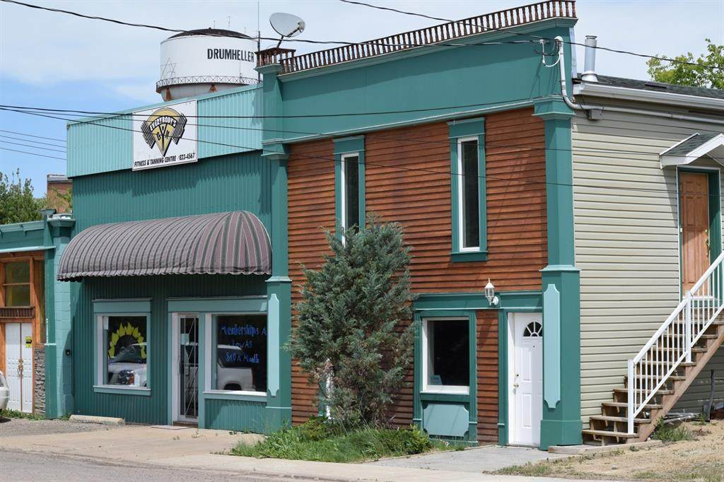 360 4 Street - Photo 1