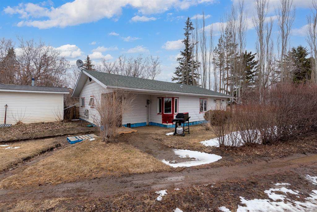 108 2 Street - Photo 1