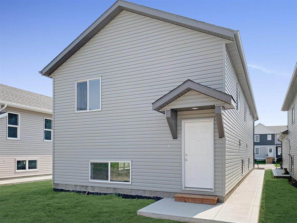 9518 112 Avenue - Photo 1