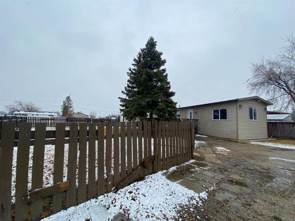 4613 53 Avenue - Photo 1