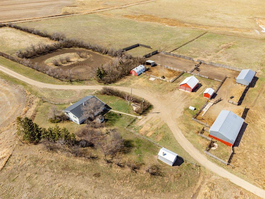251014 Township Road 200 - Photo 1