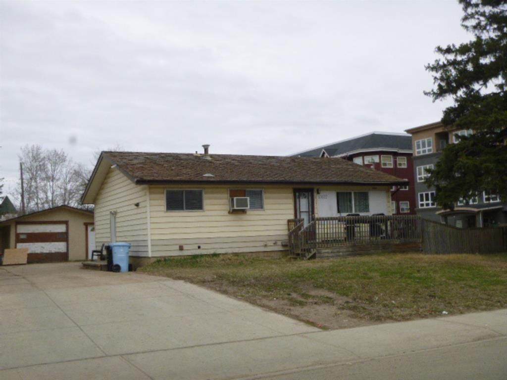 10102 Manning Avenue - Photo 1