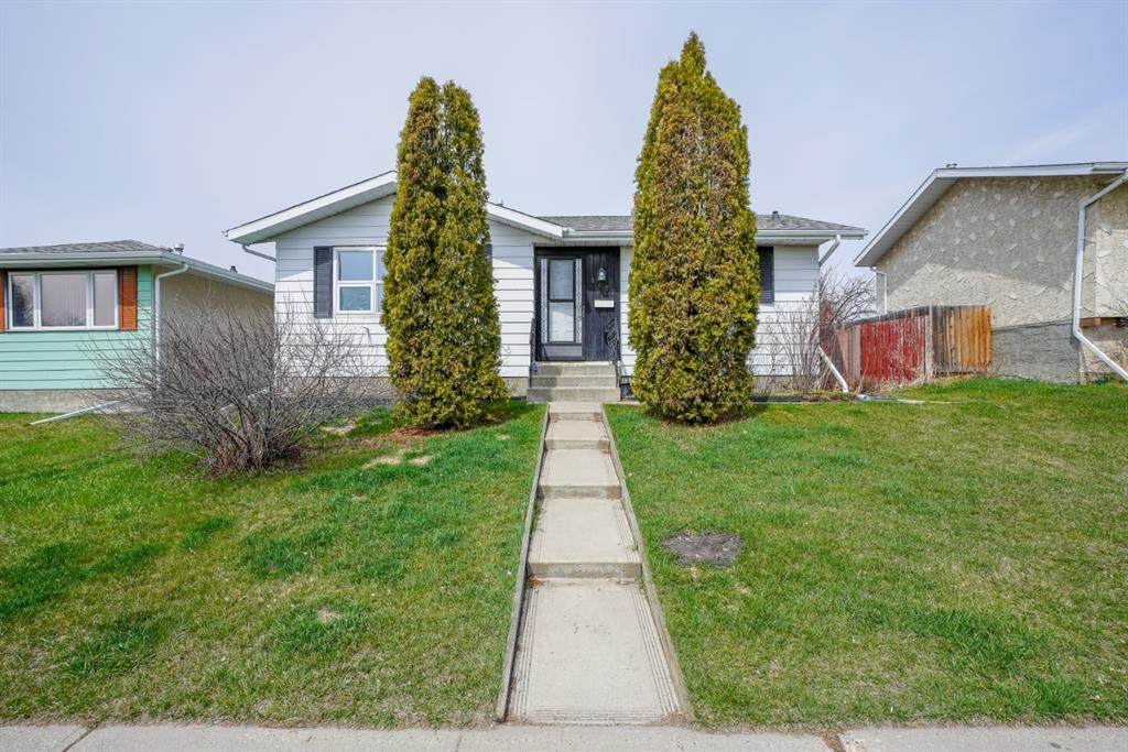 4227 54 Avenue - Photo 1