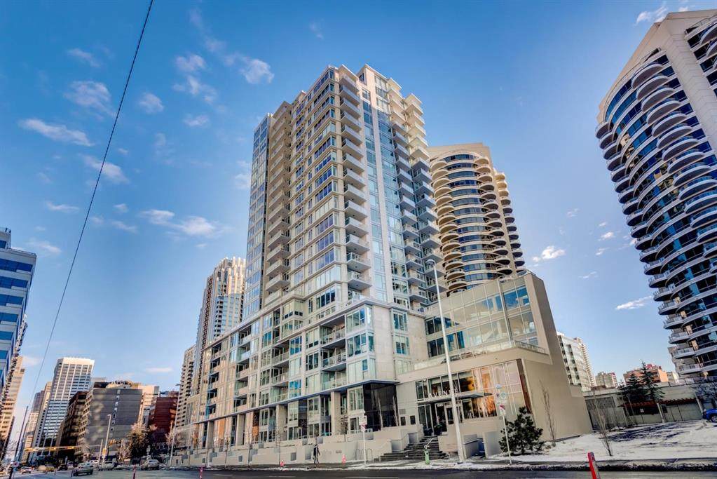 1025 5 Avenue - Photo 1