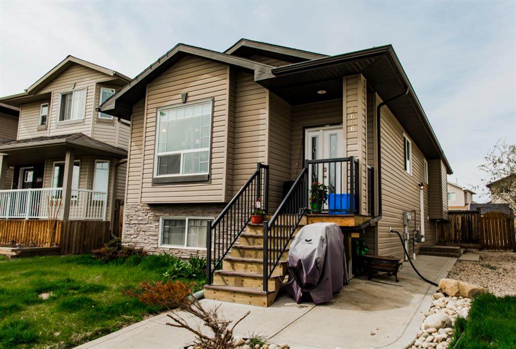 8606 102B Avenue - Photo 1