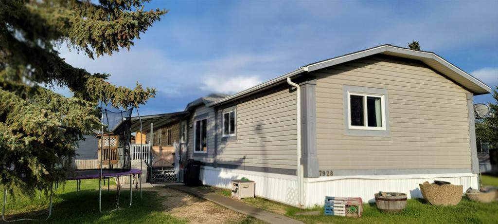 7928 97 Avenue - Photo 1