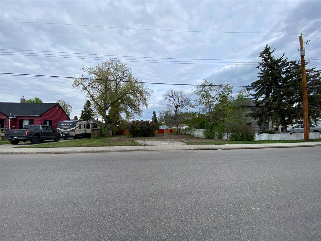 1093 Beverly Mclachlin Drive - Photo 1
