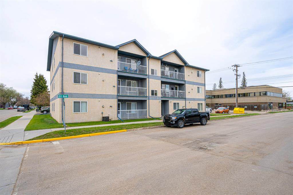 5102 47 Street - Photo 1
