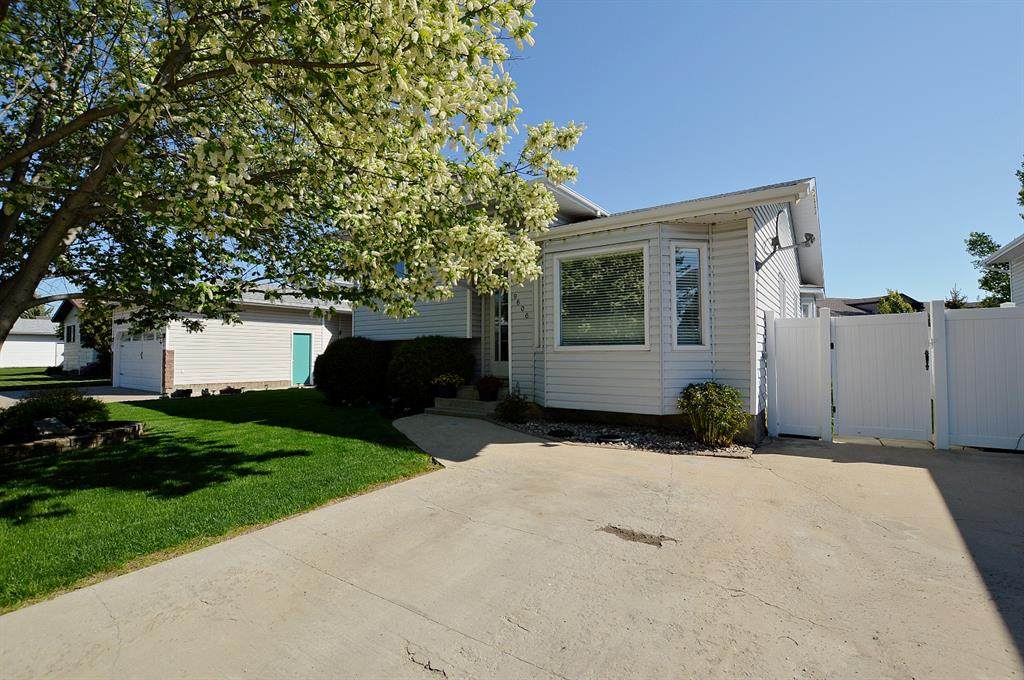 9606 65 Avenue - Photo 1