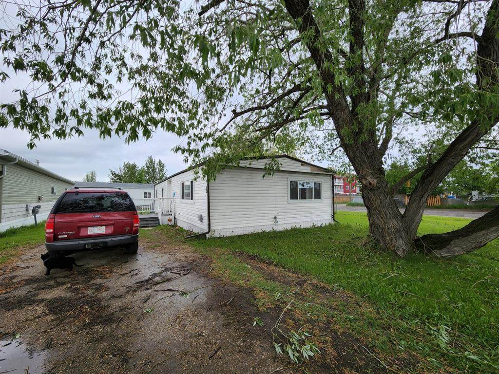 9531 98 Street - Photo 1