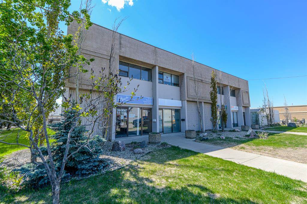 10421 99 Avenue - Photo 1