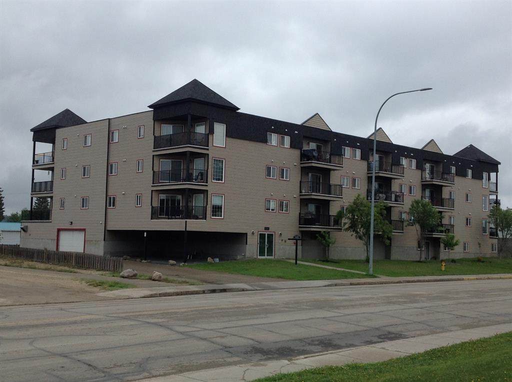 4502 52 Avenue - Photo 1