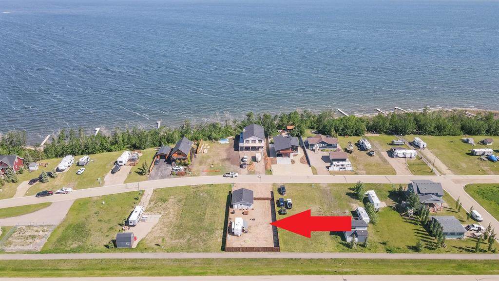 9 Marina Crescent - Photo 1