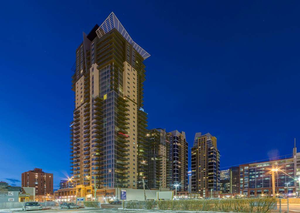 210 15 Avenue - Photo 1