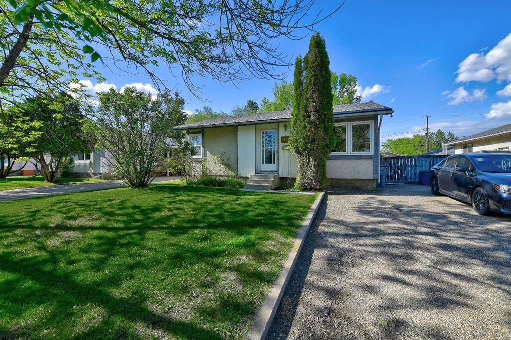 9606 85 Avenue - Photo 1