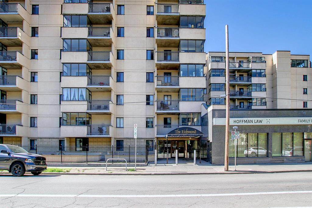 111 14 Avenue - Photo 1