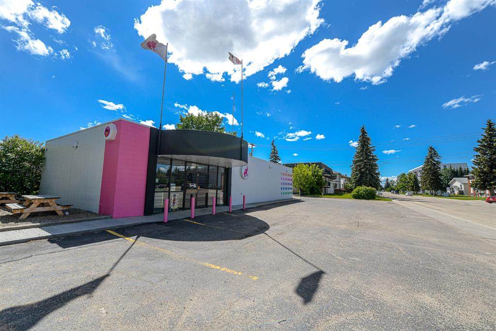 10203 106 Avenue - Photo 1