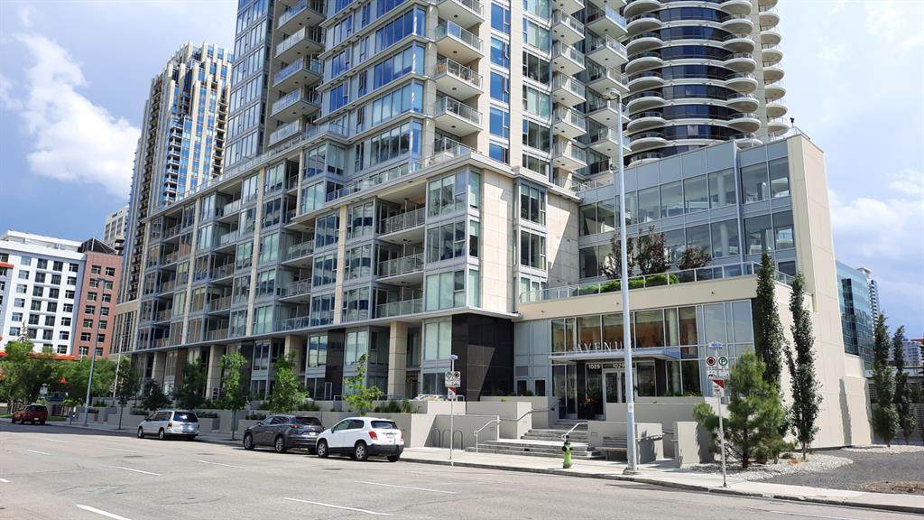 1025 5 Avenue - Photo 1