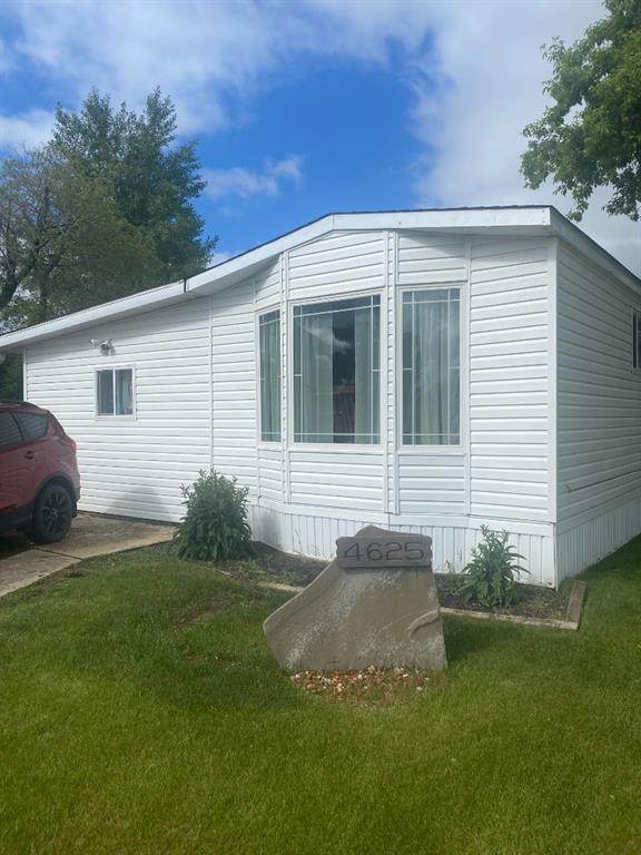 4625 53 Avenue - Photo 1