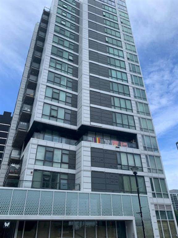 450 8 Avenue - Photo 1