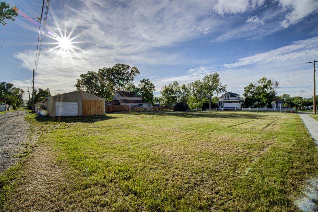 208 Lansdowne Street - Photo 1