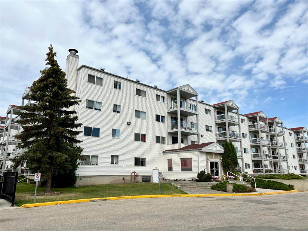 9700 92 Avenue - Photo 1