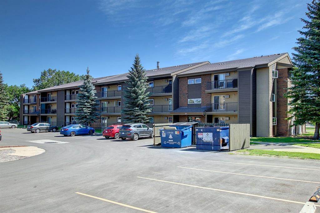 401 Columbia Boulevard - Photo 1