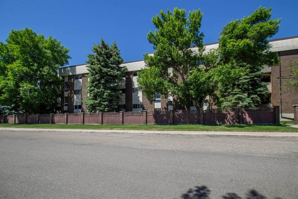 2207 8 Avenue - Photo 1