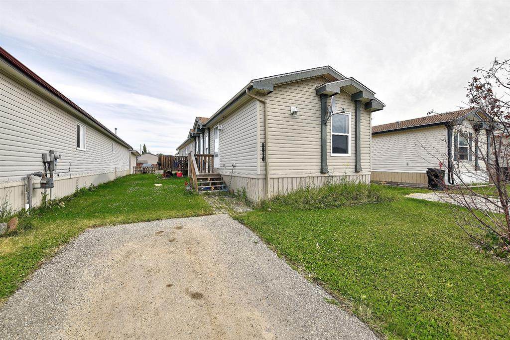 8816 85 Avenue - Photo 1