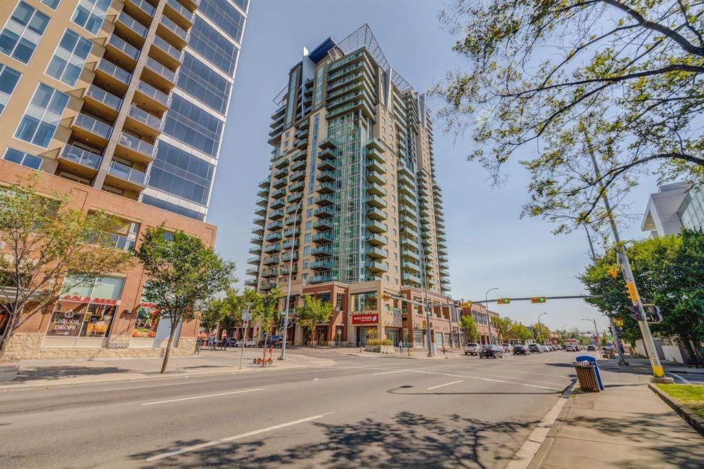 1410 1 Street - Photo 1