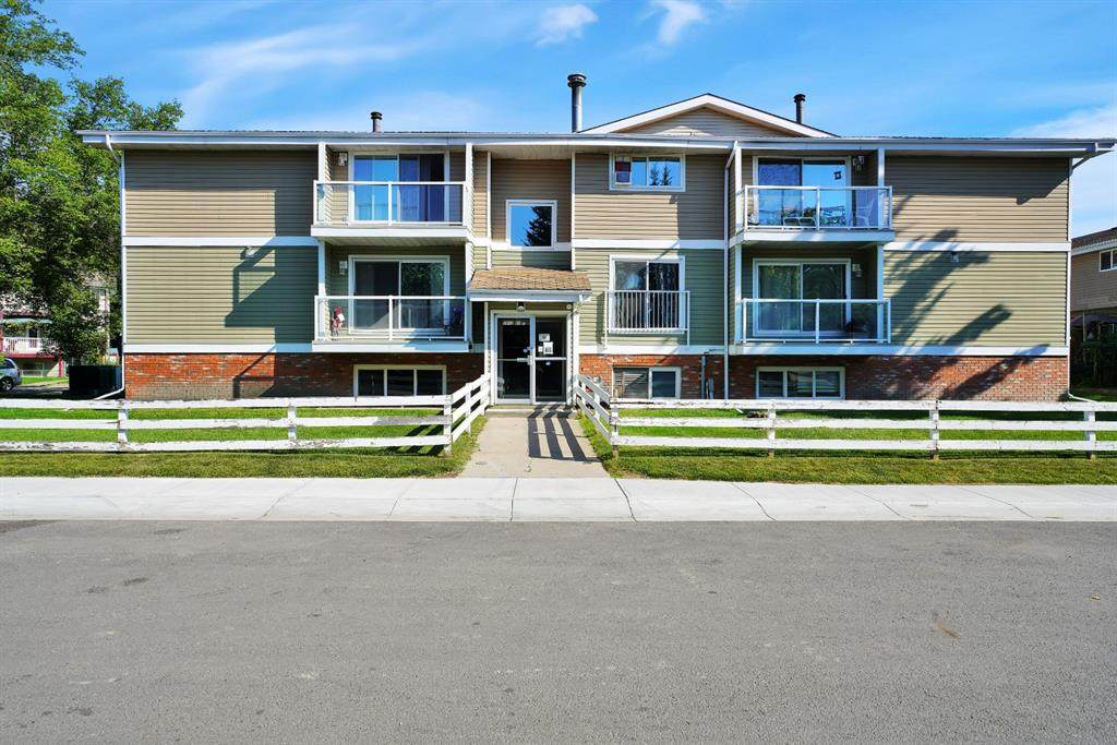 5812 61 Street - Photo 1