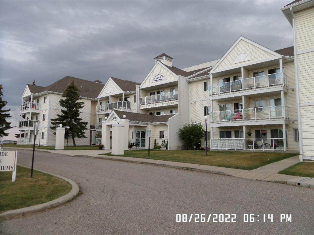309 Woodside Drive - Photo 1