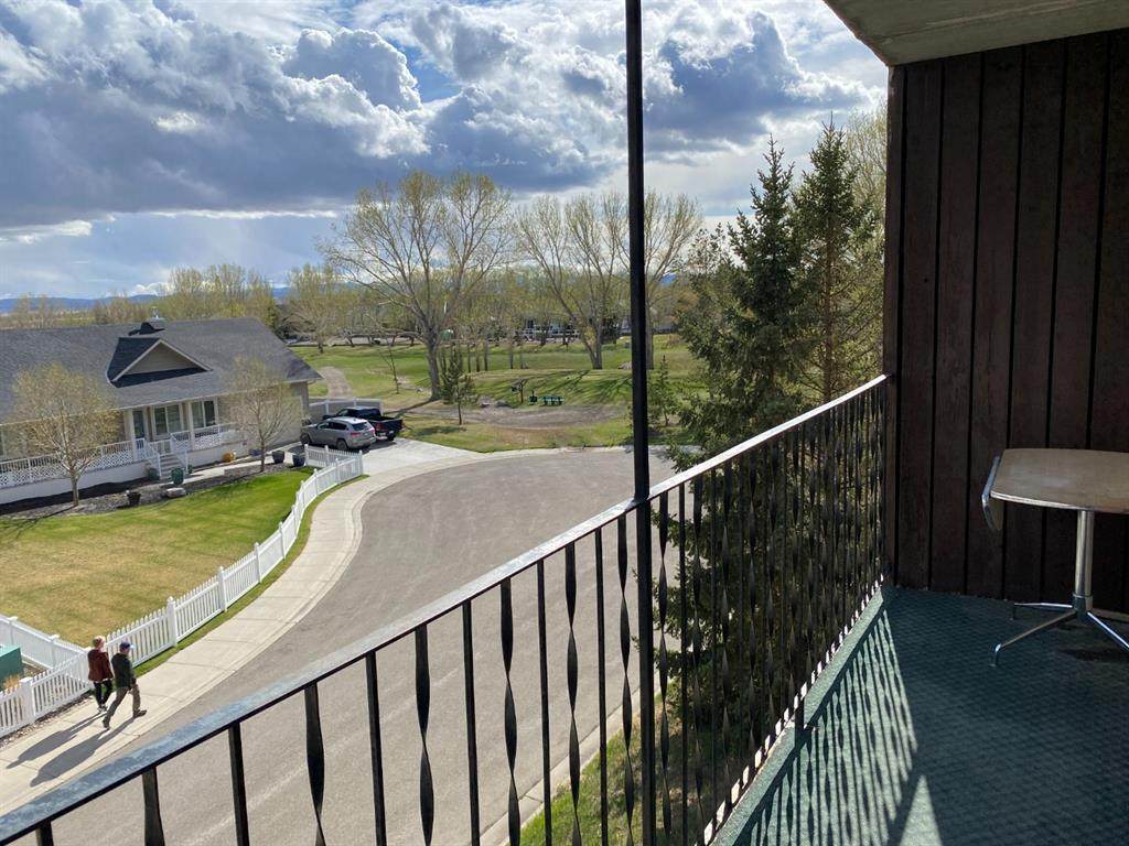 1 Chinook Crescent - Photo 1