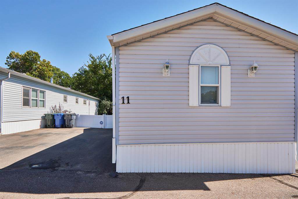 448 Division Avenue - Photo 1