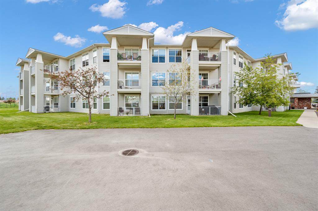 4500 50 Avenue - Photo 1