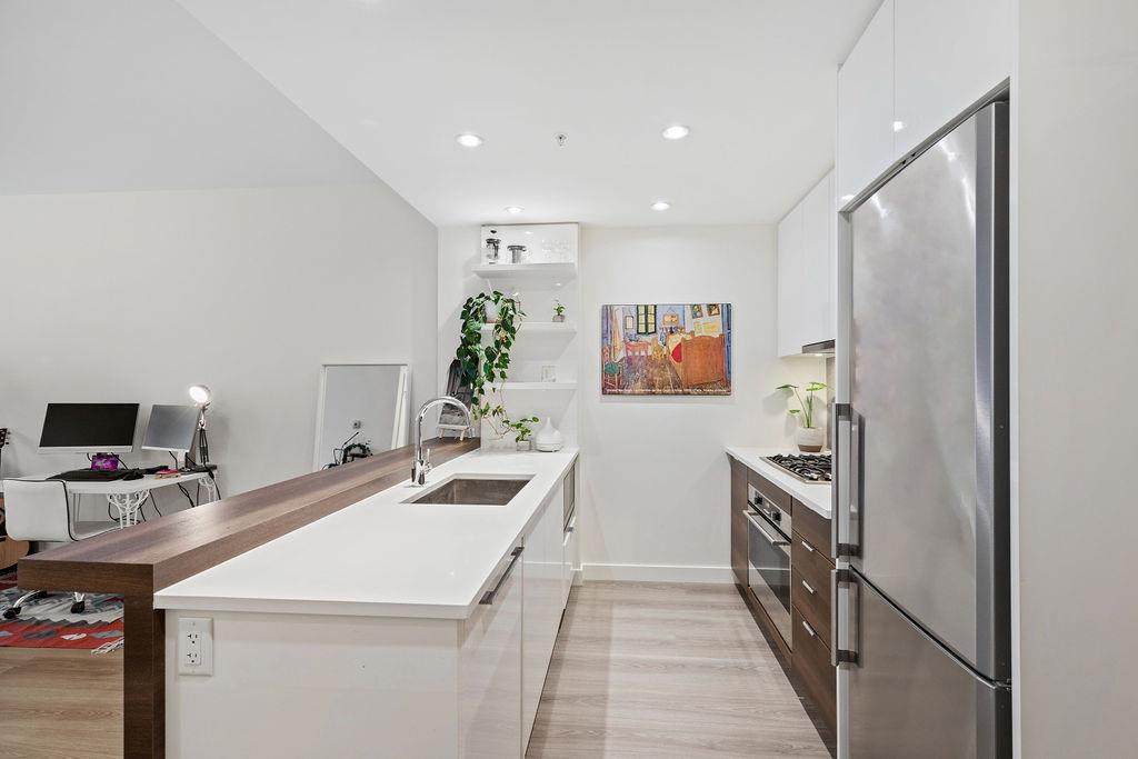 138 Waterfront Court - Photo 1