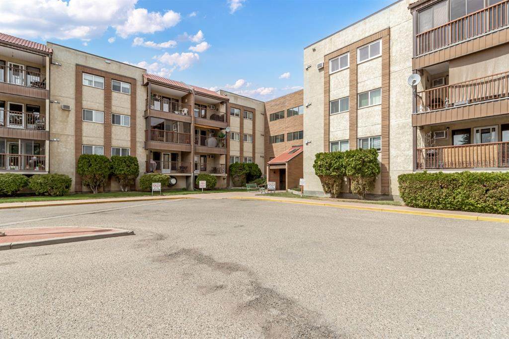 3090 15 Avenue - Photo 1