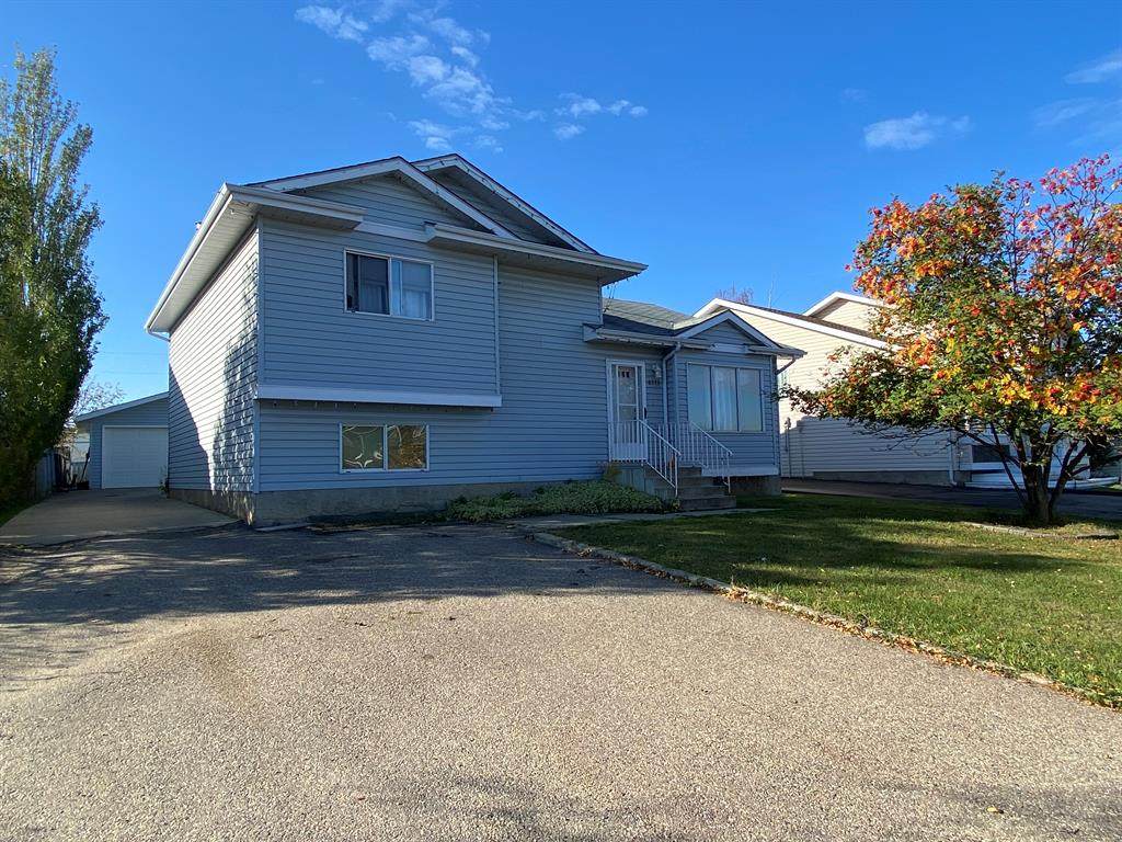 8213 105 Avenue - Photo 1