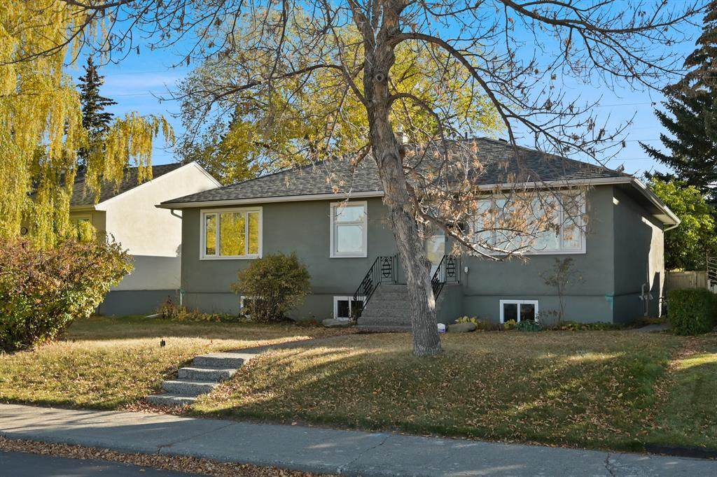 611 49 Avenue - Photo 1