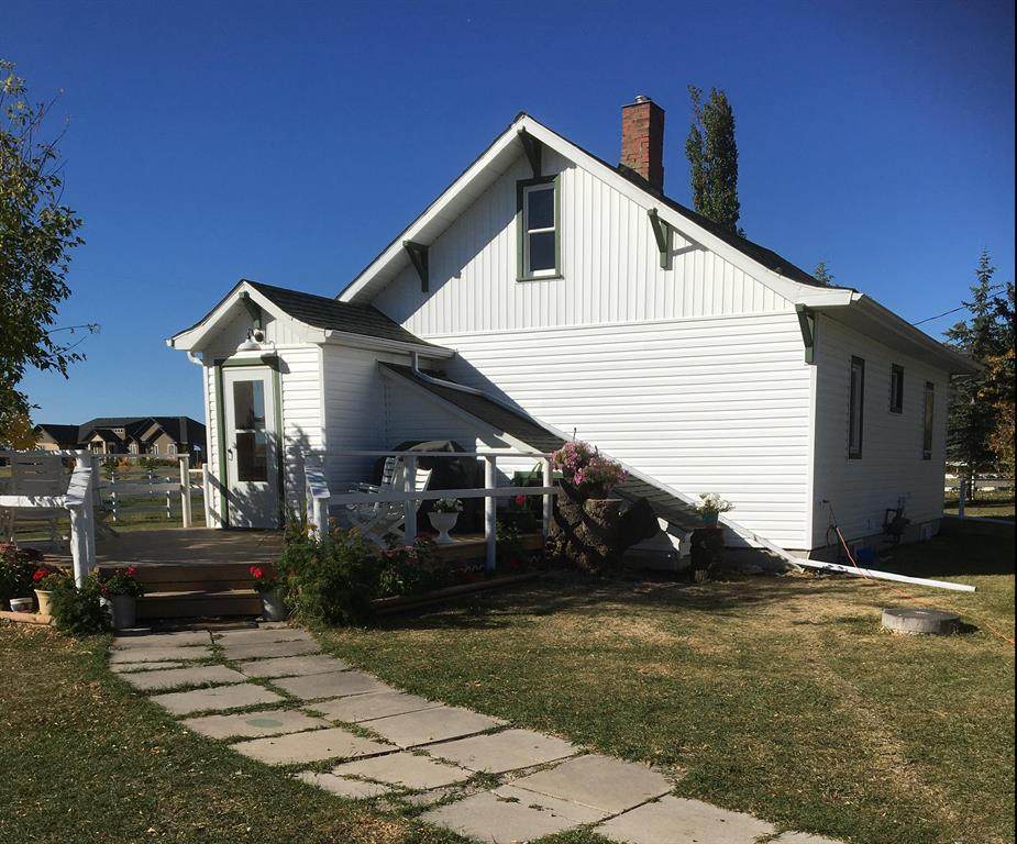 80112 Highwood Meadows Drive East - Photo 1