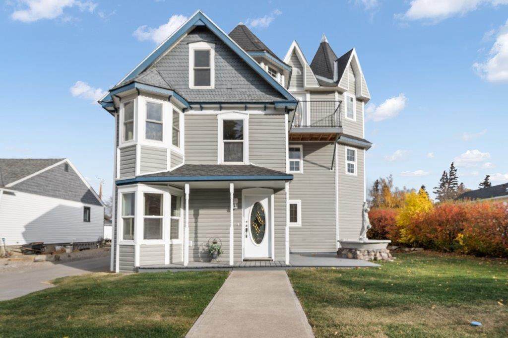 4718 51 Street - Photo 1