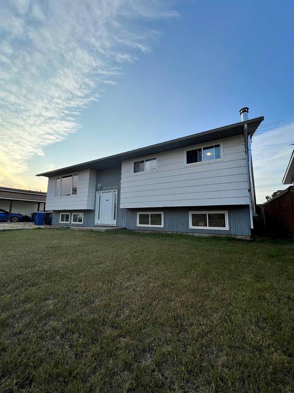 9712 94 Avenue - Photo 1