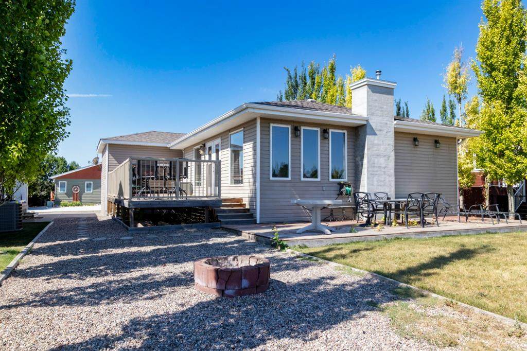 703 Lakeside Drive - Photo 1