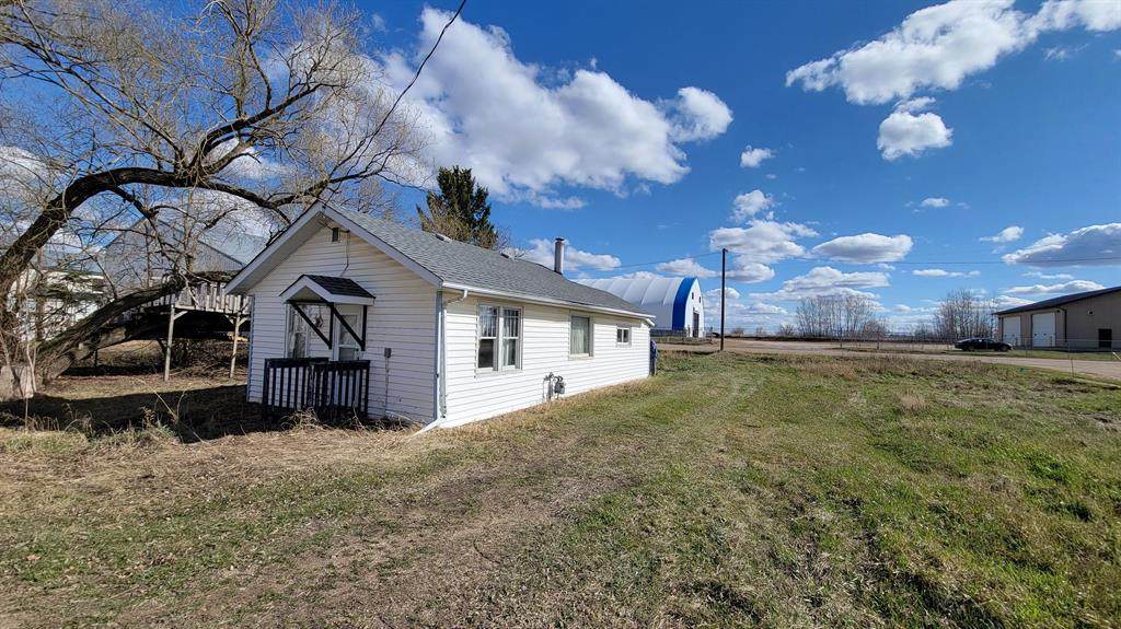 89 Railway Avenue - Photo 1