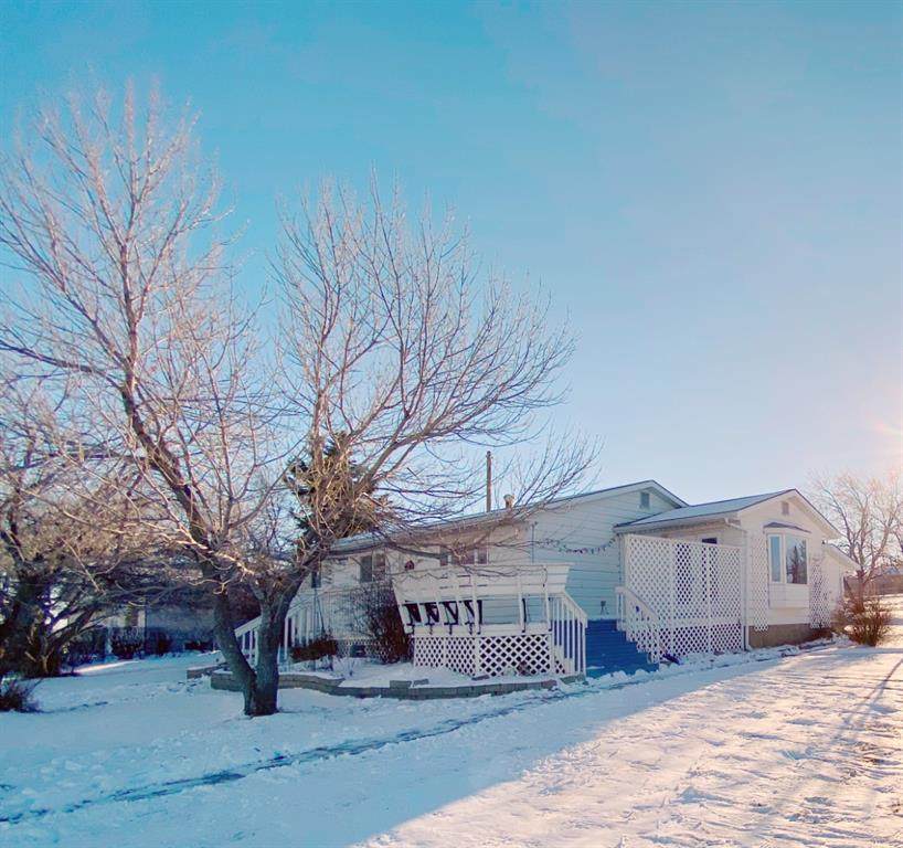 4608 47 Avenue - Photo 1
