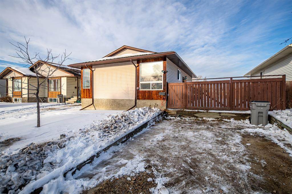 9334 67 Avenue - Photo 1