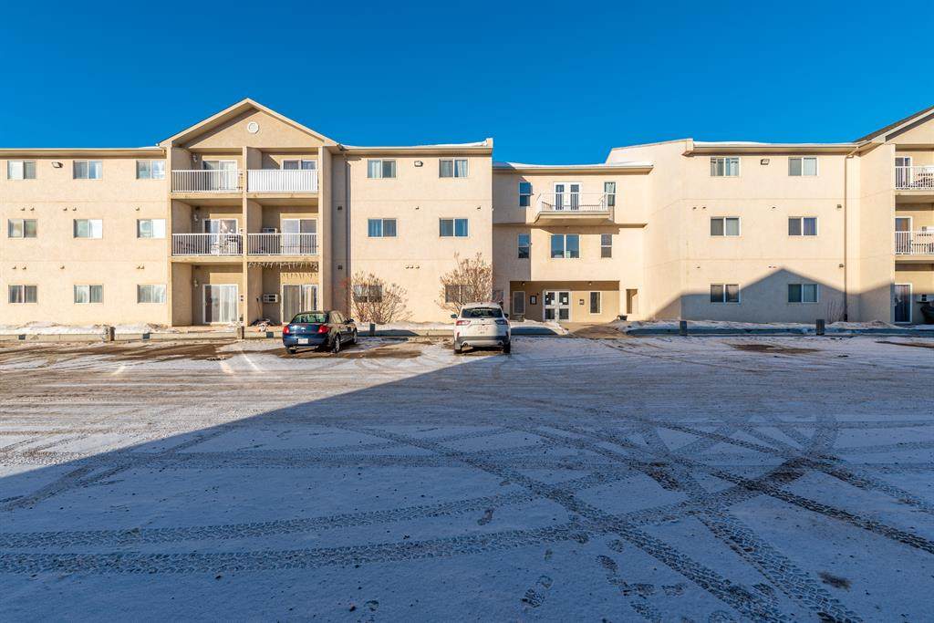 6608 42 Street - Photo 1