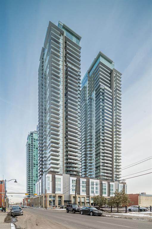 1122 3 Street - Photo 1